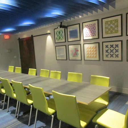 Holiday Inn Express O'Neill By Ihg Bagian luar foto