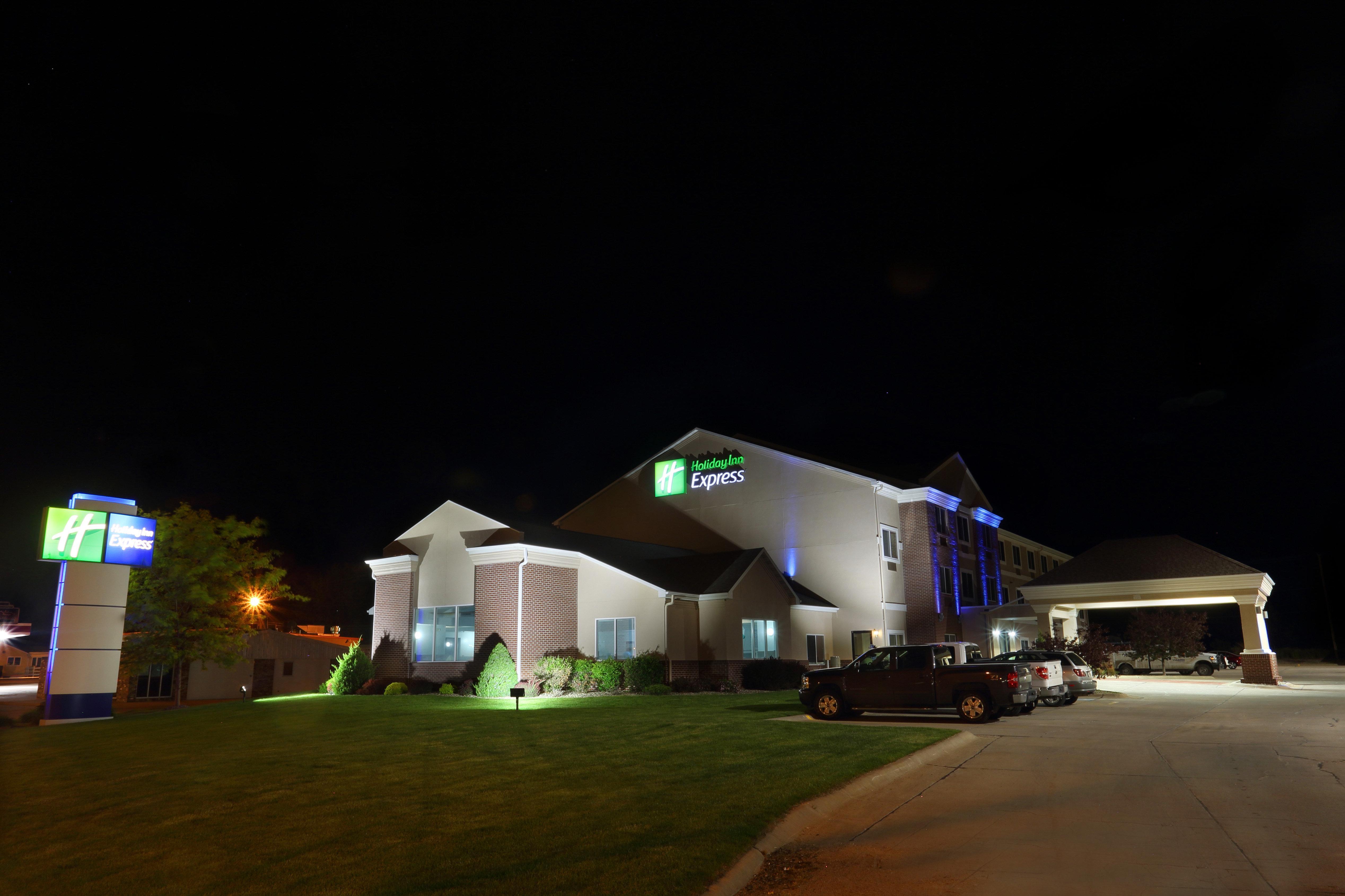 Holiday Inn Express O'Neill By Ihg Bagian luar foto
