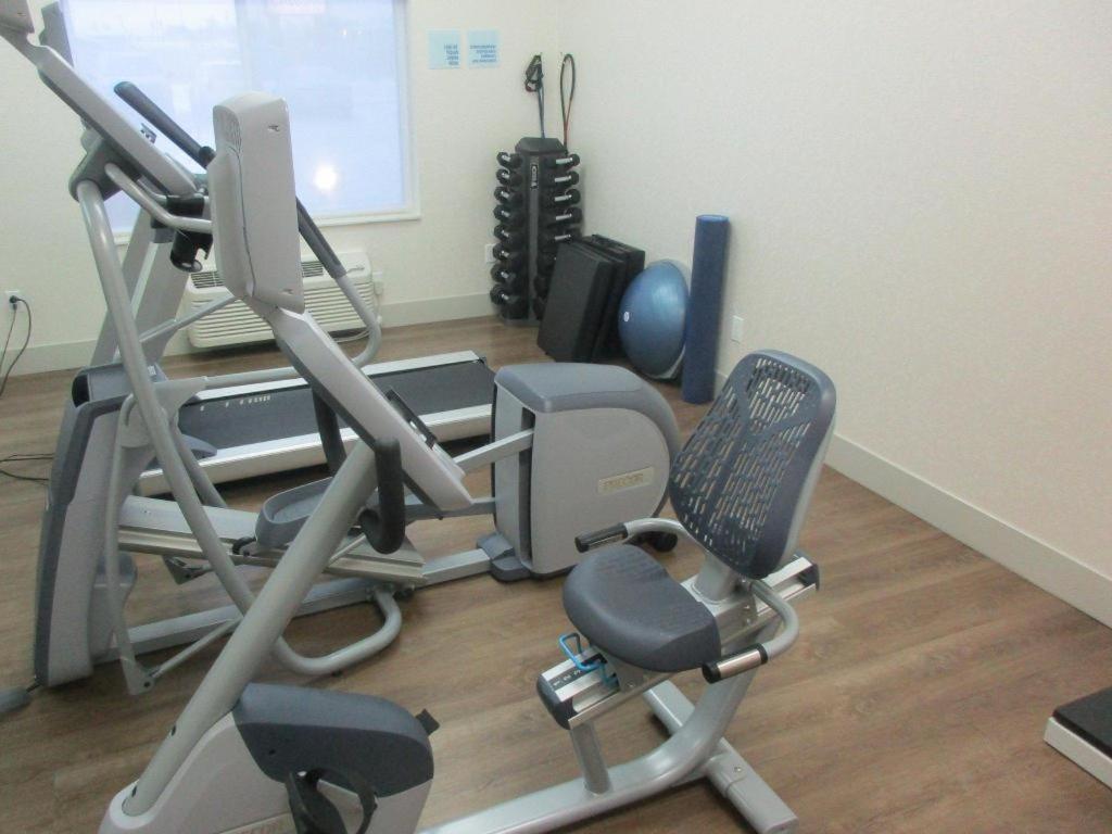 Holiday Inn Express O'Neill By Ihg Bagian luar foto