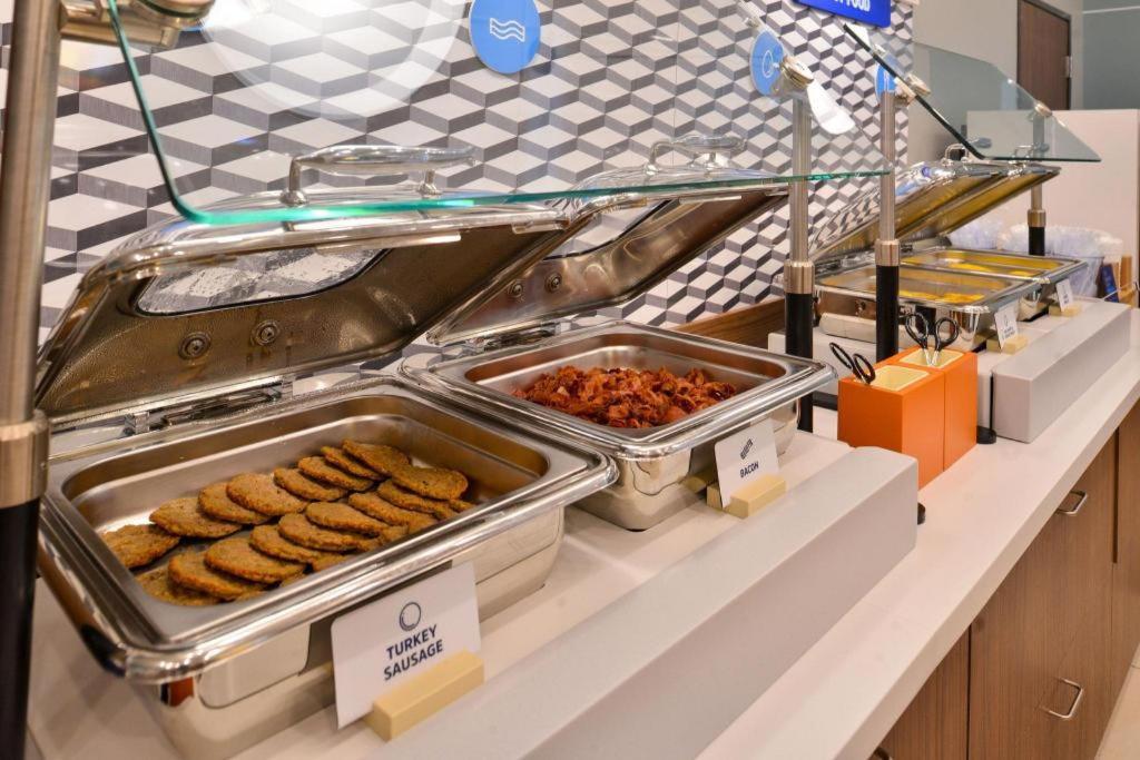Holiday Inn Express O'Neill By Ihg Bagian luar foto